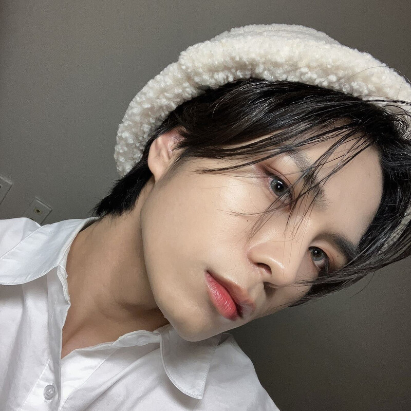 230119 E'Last Yejun Instagram update documents 1