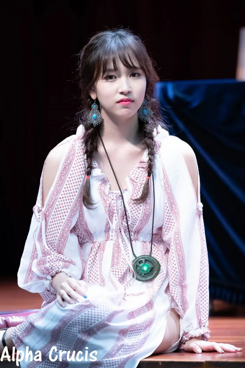 TwiceMina1621.jpg