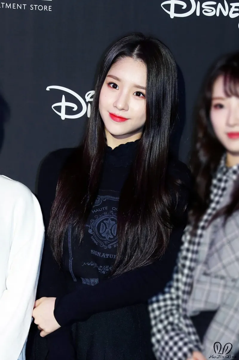 bar_heejin-DqbyrvBUcAICwzn-20181026.jpg