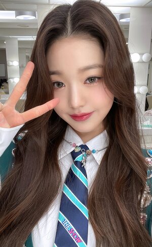 220419 THE SHOW TWITTER UPDATE WITH IVE