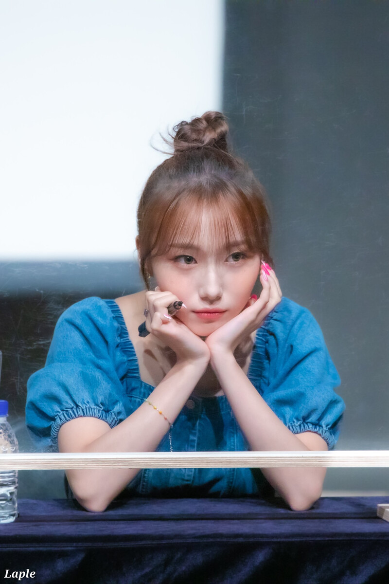 220725 Kep1er Youngeun  - Apple Music Fansign documents 2