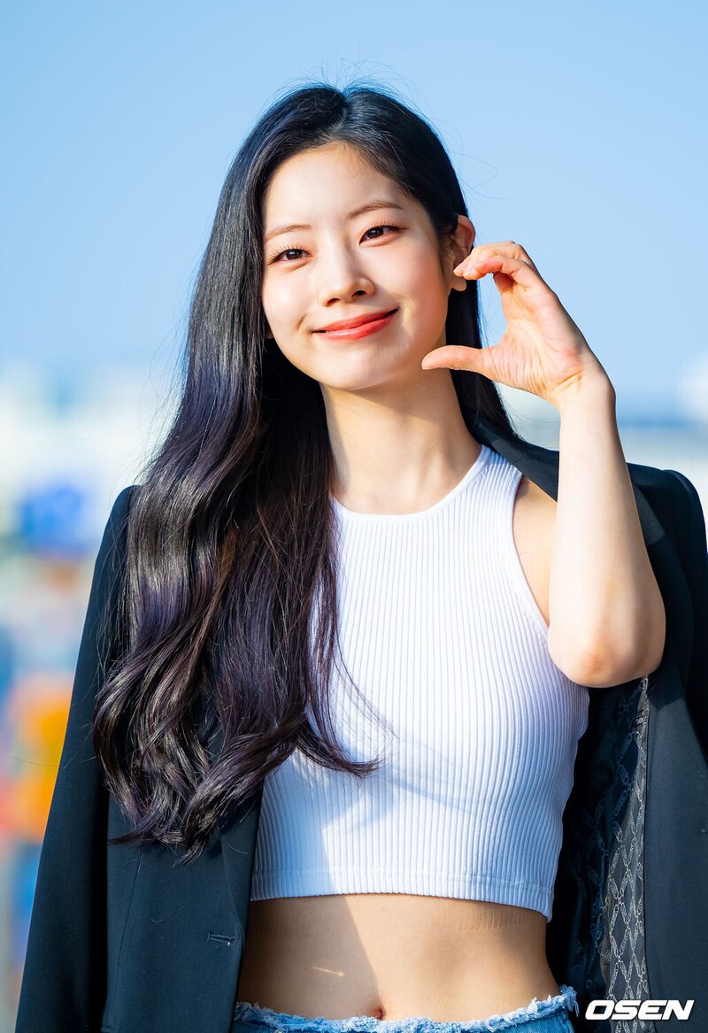 240327 TWICE Dahyun - GMP Airport documents 8