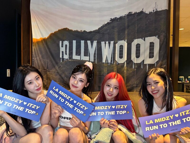 240612 - ITZY Twitter Update - ITZY 2nd World Tour 'BORN TO BE' in Los Angeles documents 1