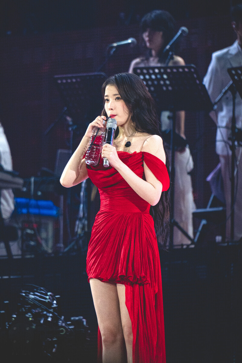 240921 IU - HEREH World Tour Concert Encore: The Winning in Seoul Day 1 documents 3