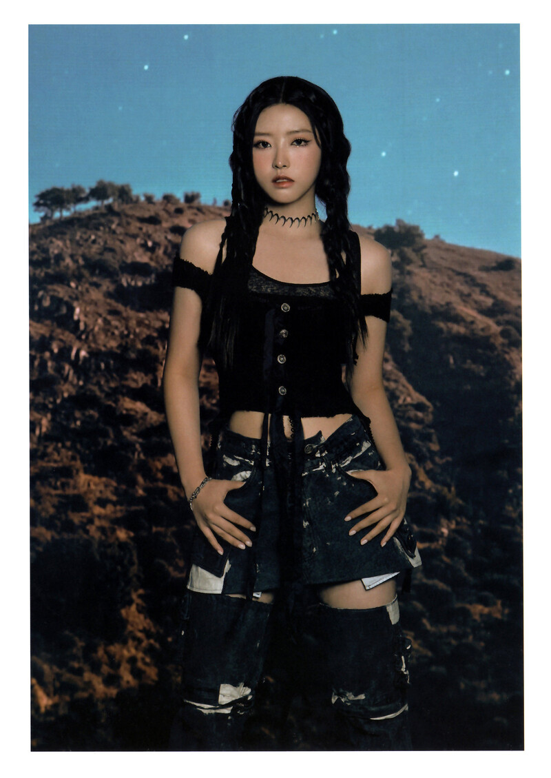 Loossemble - 1st Mini Album 'Loossemble' (Space ver.) [SCANS] documents 12