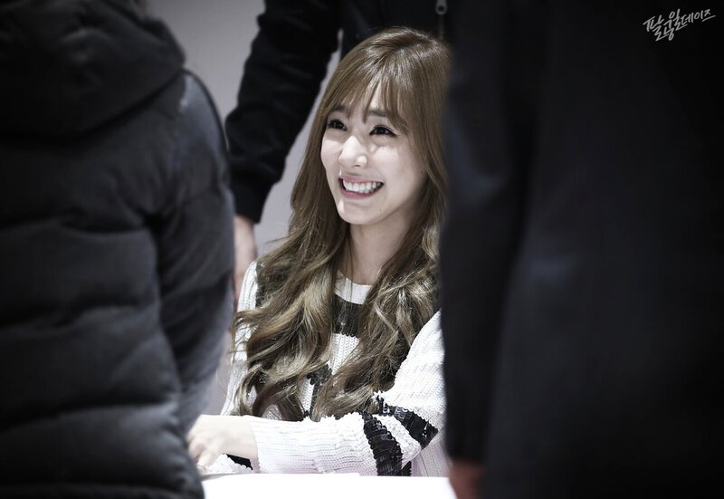 141127 Girls' Generation Tiffany at Lotte Fansign documents 3