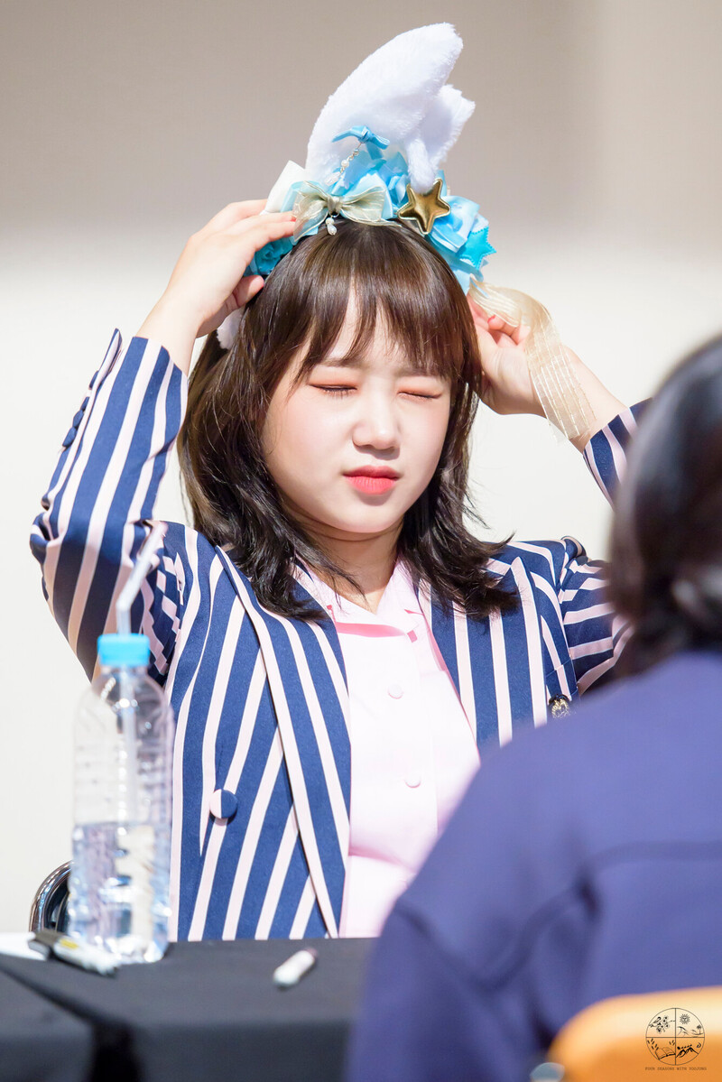 180401 Weki Meki Yoojung at Songpa & Jungu 'Lucky' Fansigns documents 5