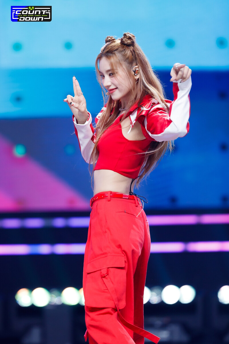 230810 ITZY Yeji - 'CAKE' at M COUNTDOWN documents 14