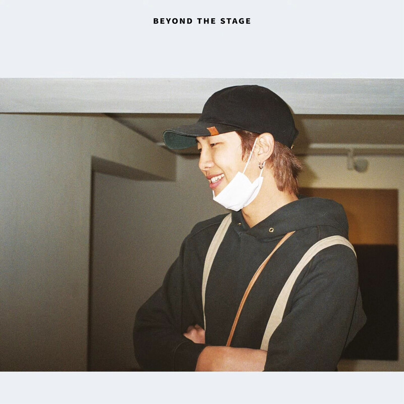 BTS - BEYOND THE STAGE Documentary Photobook 'THE DAY WE MEET' Preview Cuts documents 5