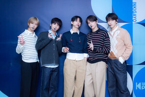 241110 - SBSKPOP X INKIGAYO Twitter Update with TOMORROW X TOGETHER