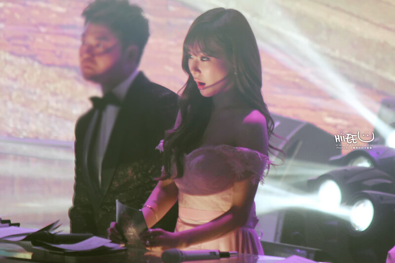 150115 Girls' Generation Tiffany at Golden Disk Awards documents 1