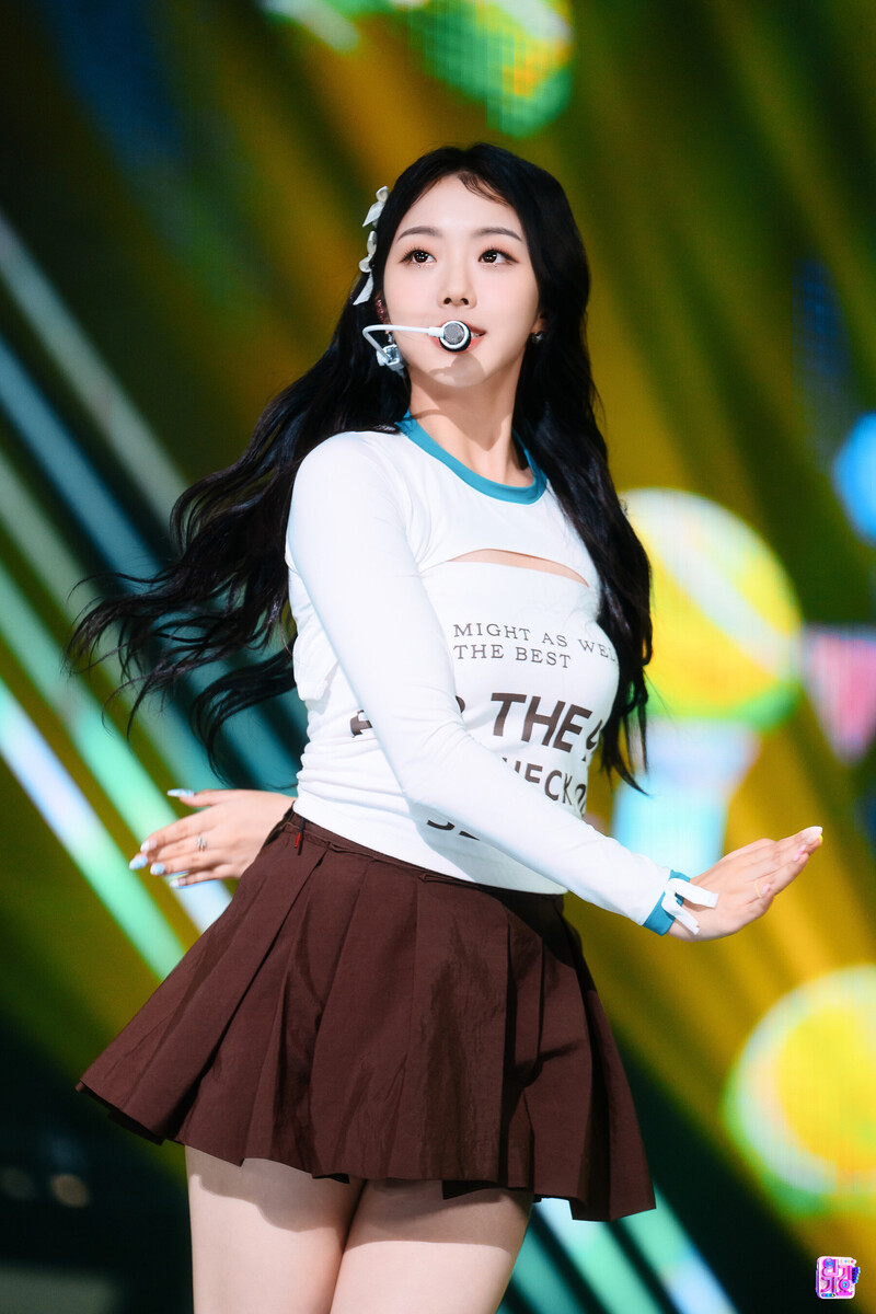 221106 ALICE - ‘Dance On’ at Inkigayo documents 6