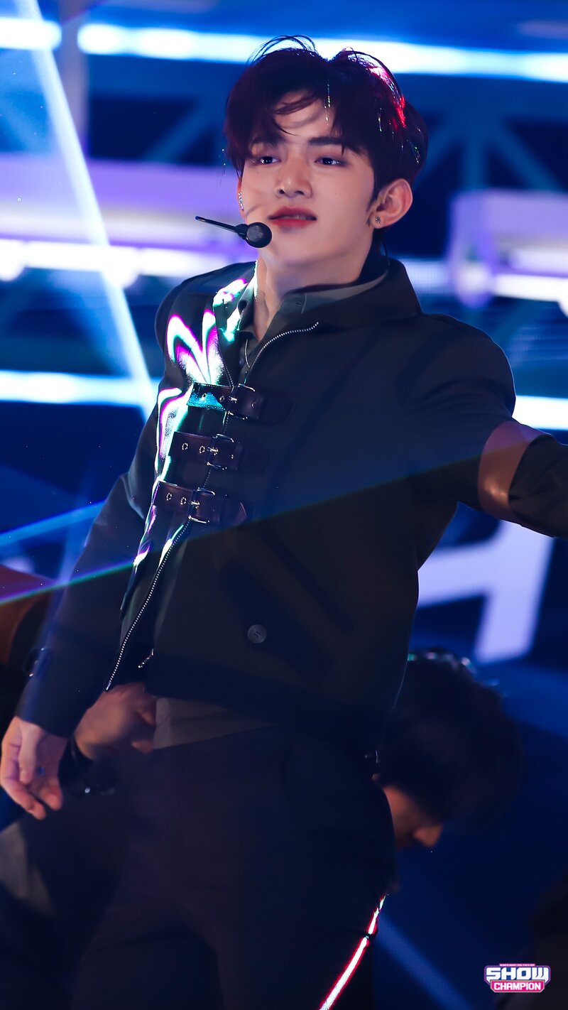 231115 ZEROBASEONE Zhang Hao - 'Crush' at Show Champion | kpopping