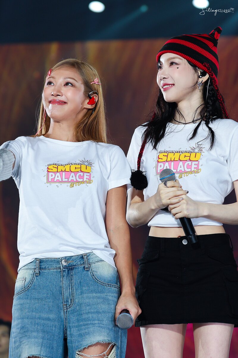 240221 Girls' Generation Taeyeon & Hyoyeon at SMTOWN Live in Japan documents 8