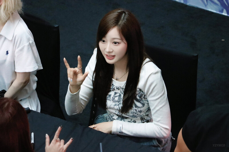 240721 aespa Giselle - Fansign Event in Singapore documents 5