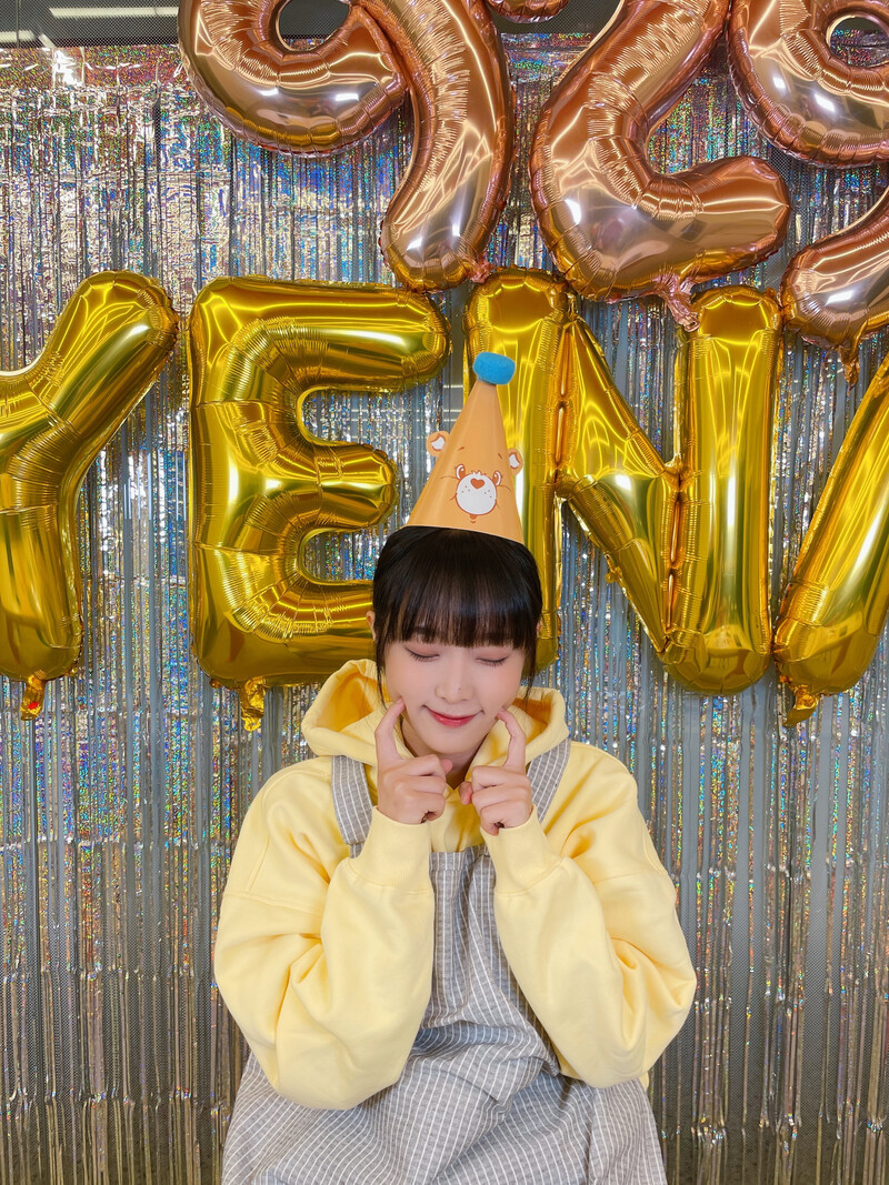 210929 Yena SNS Update | kpopping