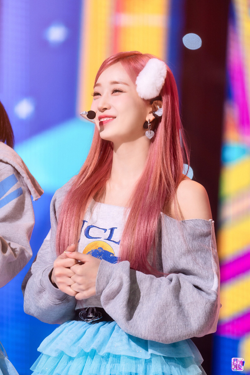 230226 STAYC Sumin - 'Teddy Bear' at Inkigayo documents 1