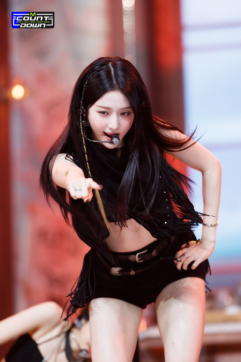 230504 LE SSERAFIM Yunjin 'UNFORGIVEN' at M Countdown documents 1