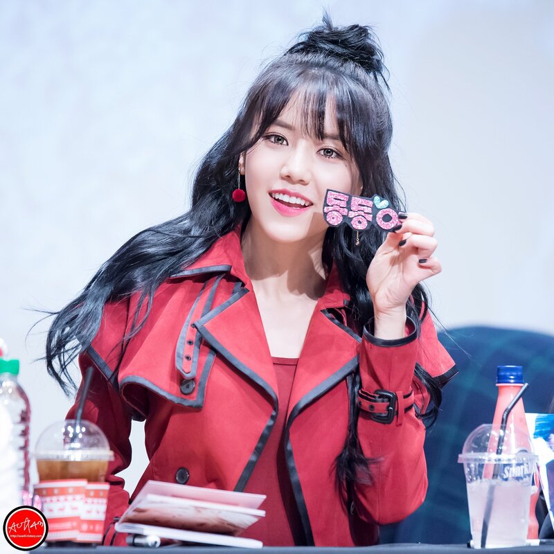 170112 AOA Hyejeong at Angel's Knock Fansign documents 1