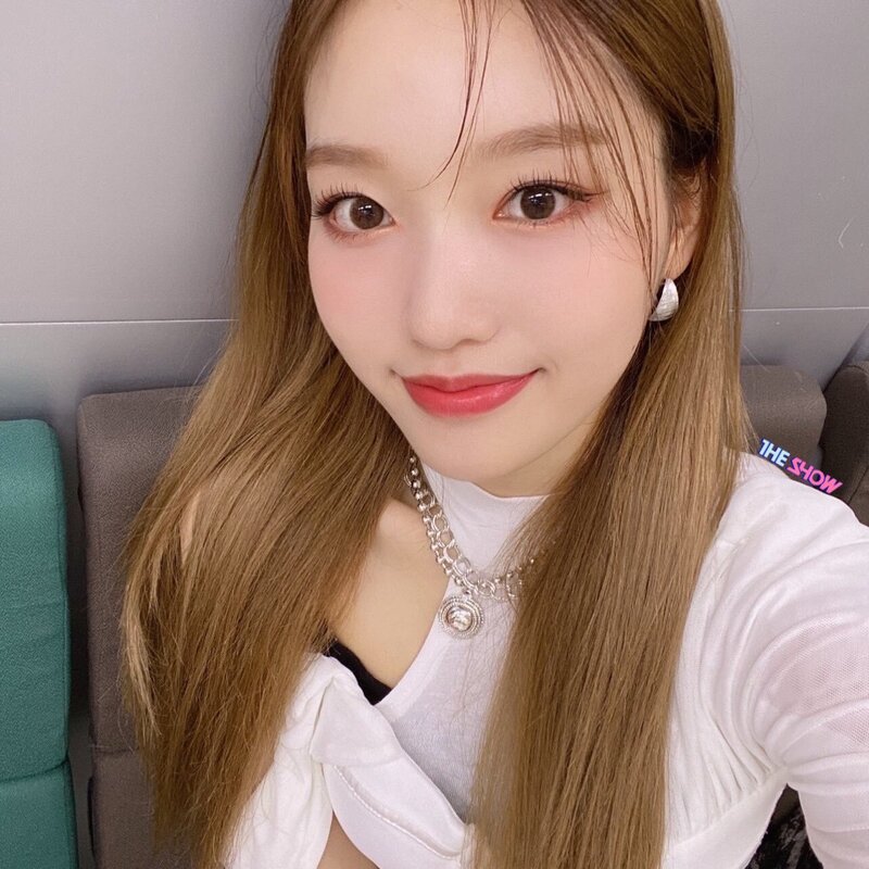 210706 The Show Twitter Update - LOONA documents 6