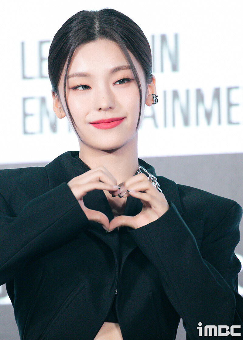 221125 ITZY Yeji 6th Mini Album 'CHESHIRE' Media Showcase documents 22