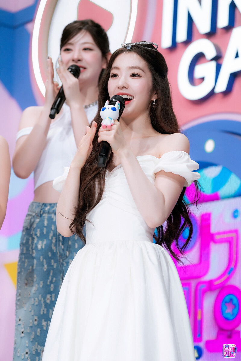 240707 Red Velvet Irene - Inkigayo MC documents 4