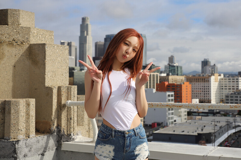 NAYEON 'ABCD' MV - Behind the Scenes documents 11