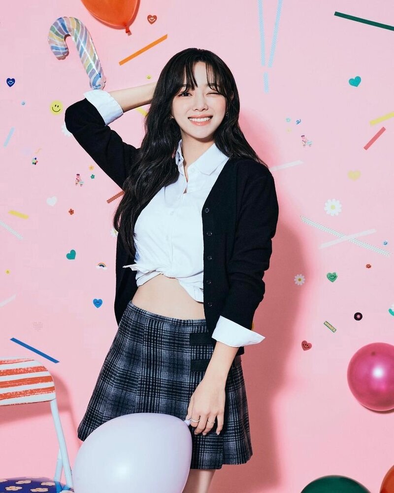 230116 Sejeong for O!GET! (Instagram Update) documents 8
