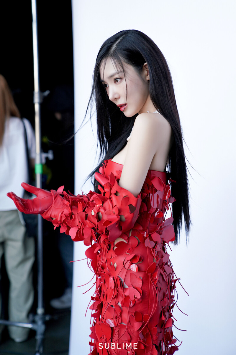 230428 SUBLIME Naver Post - Tiffany Young - Grazia Singapore Photoshoot Behind documents 2