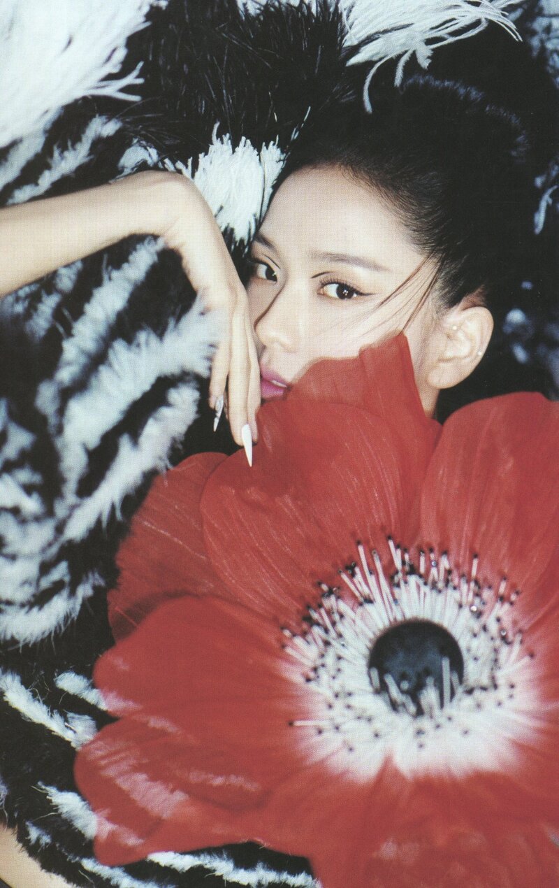 230924 (SCAN) Jisoo "ME" Photobook (SPECIAL EDITION) documents 1