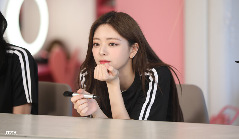 241219 - ITZY Twitter Update documents 3