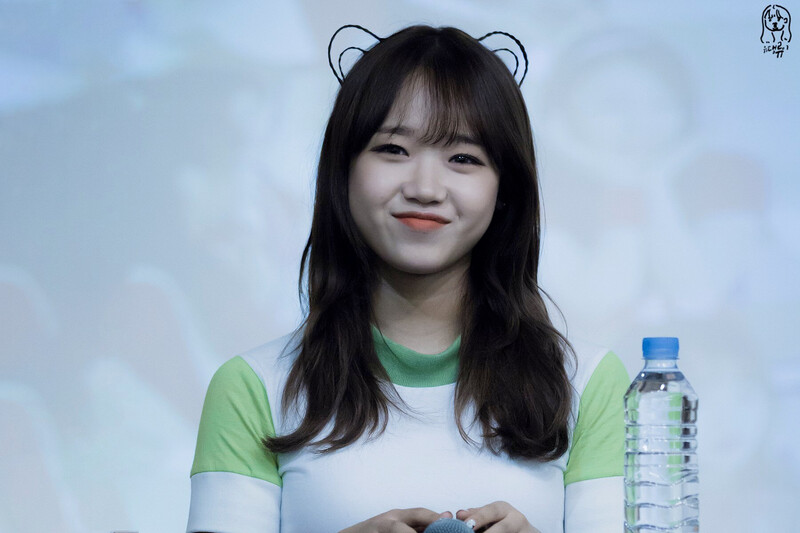 161106 I.O.I Yoojung at 'miss me?' Hongdae Fansign documents 1