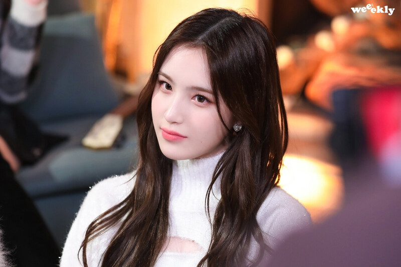 211231 IST Naver Post - Weeekly Christmas Carol Behind documents 7