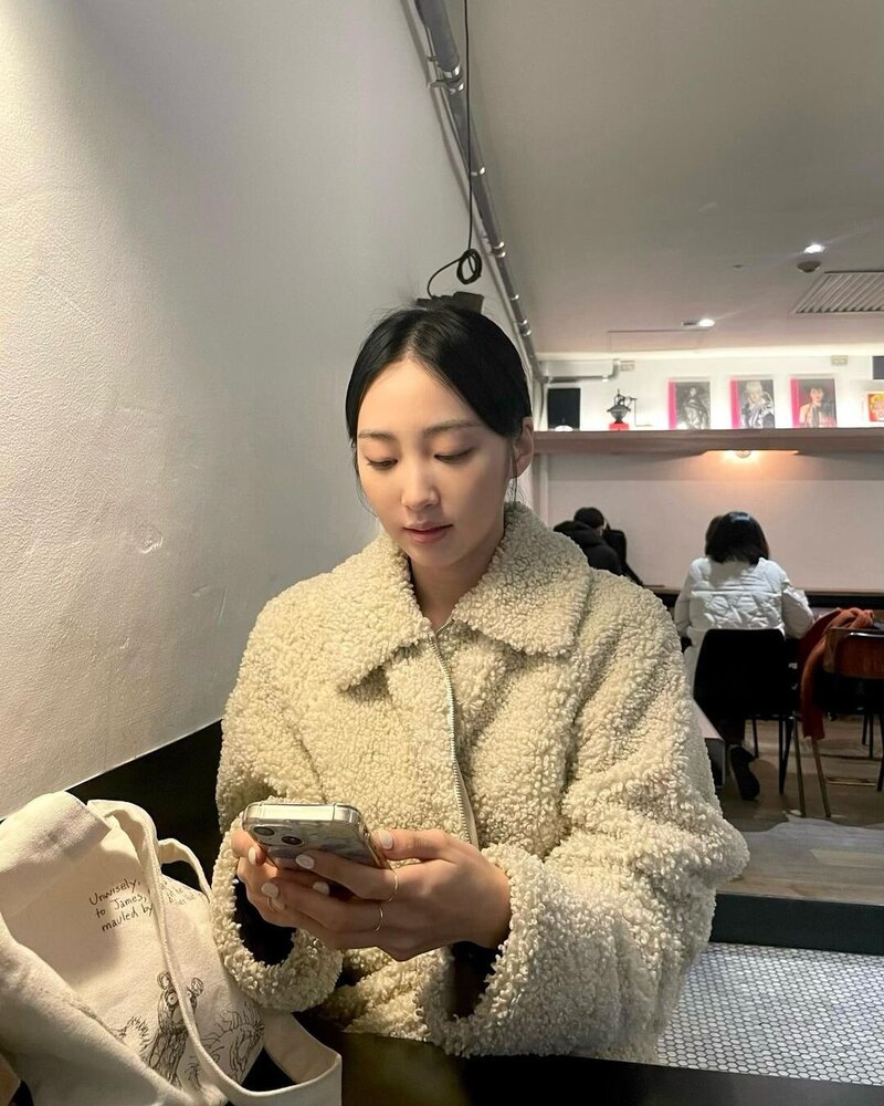 221209 ALICE Yukyung Instagram Update documents 1