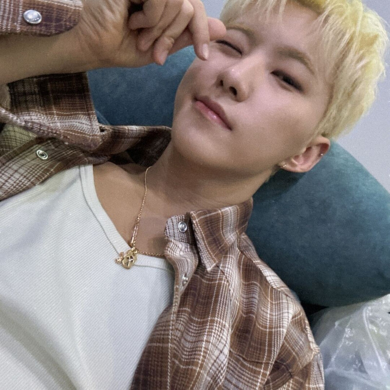 241016 - Hoshi Instagram Update documents 12