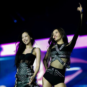 230812 LISA & JENNIE - 'BORN PINK' Concert Metlife Encore