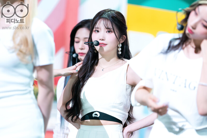 210905 fromis_9 - 'Talk & Talk' at Inkigayo documents 4