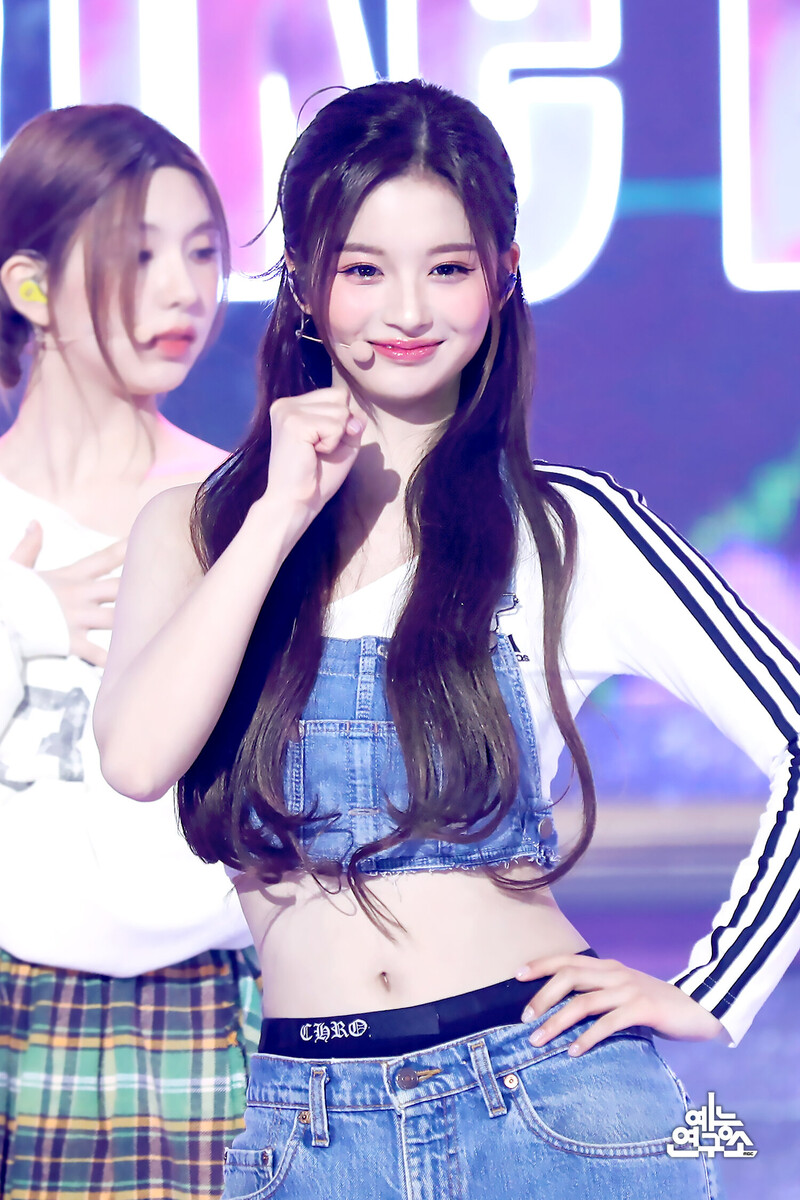 230325 NMIXX - 'Love Me Like This' at Music Core documents 6