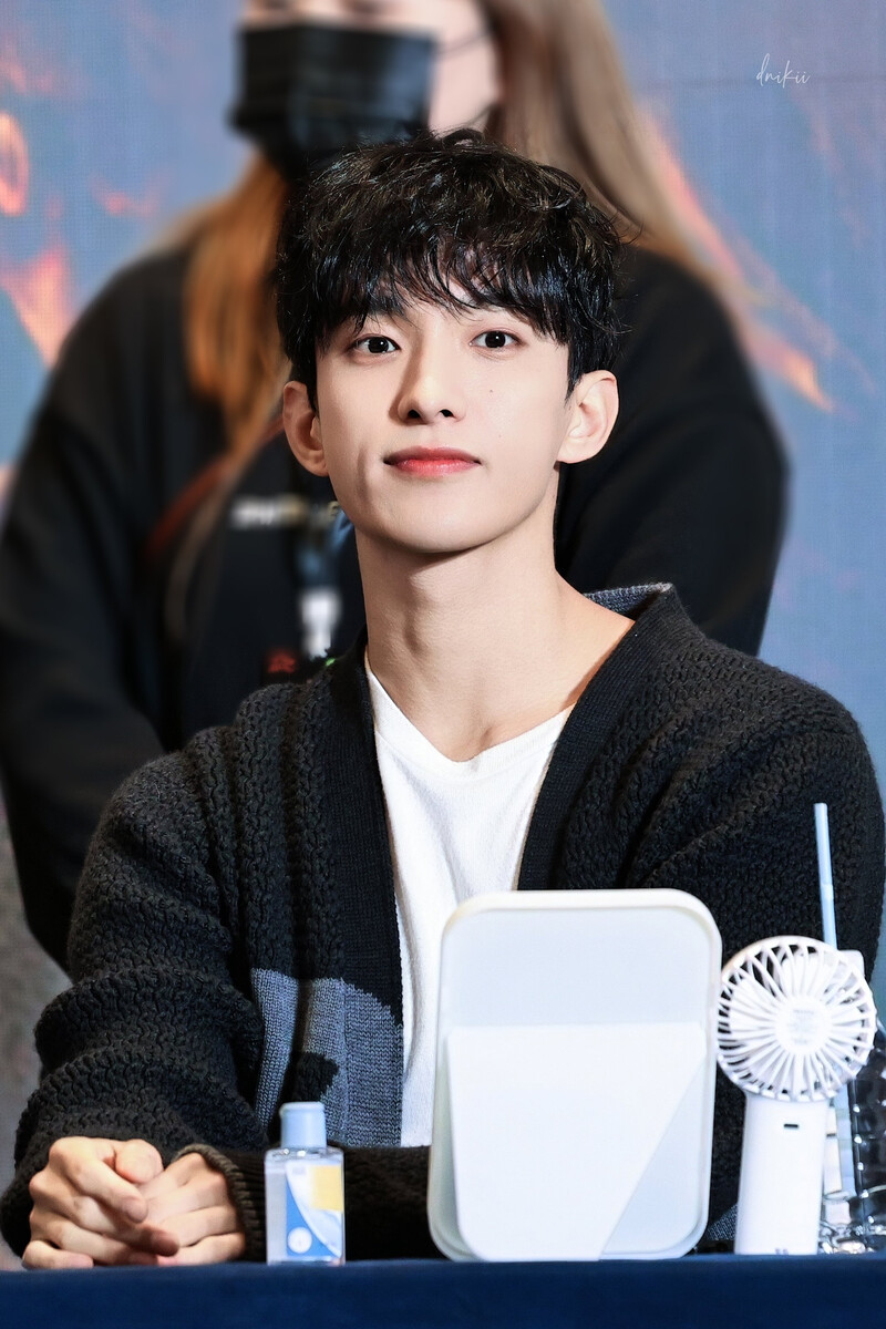 241229 SEVENTEEN DK - Yiziyhu Fansign Event in Shanghai documents 1