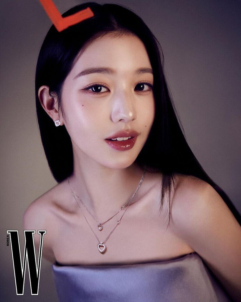 IVE Wonyoung for W Korea x Fred Jewelry documents 4