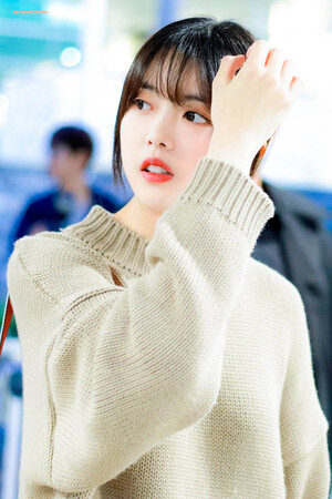 191029 Weki Meki Suyeon at Incheon Airport