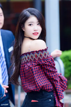 Model Mijoo on her way to Music Bank