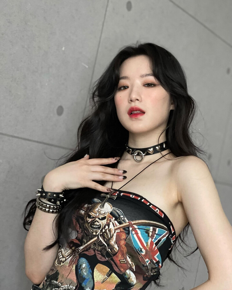 220328 (G)I-DLE Shuhua Instagram Update documents 6