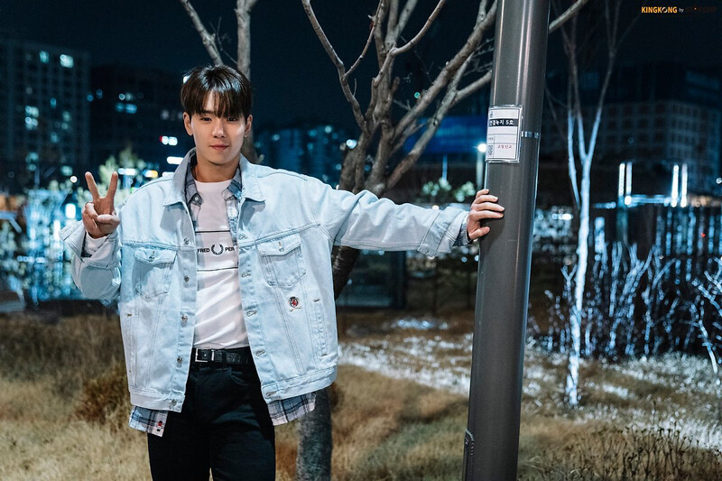 220427 Starship Naver Update - Shownu at 'Seoul Ghost Story' Behind the Scenes documents 2