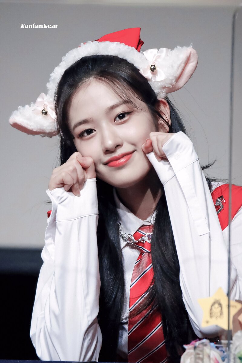 220501 Yujin at Fansign Event documents 6