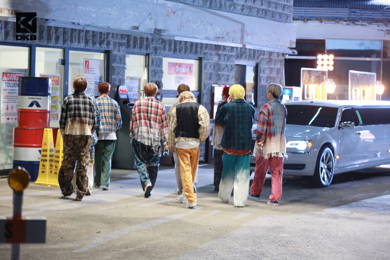 220506 - Naver - Sober MV Behind Photos documents 4