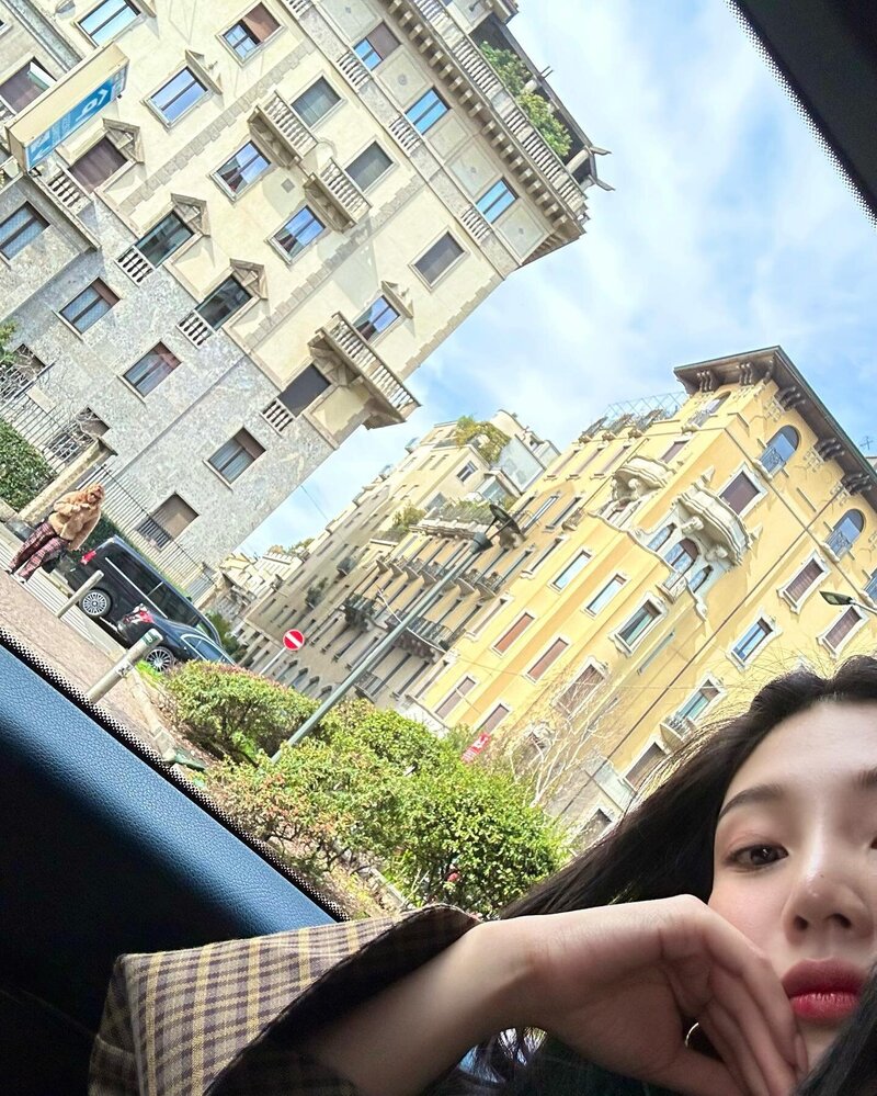 230303 Red Velvet Joy Instagram Update documents 10