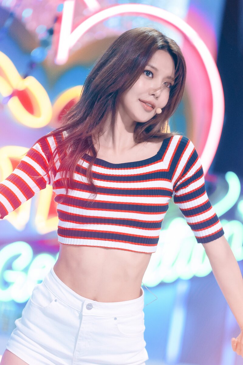 Girls' Generation Sooyoung - 'FOREVER 1' at Inkigayo documents 3