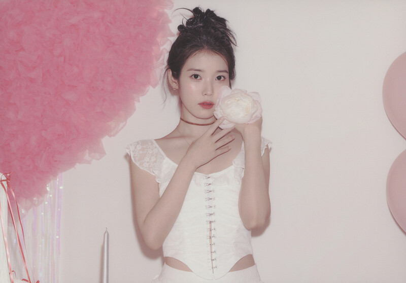 IU - 7th Official Fanclub Kit "UAENA" (Scans) documents 4