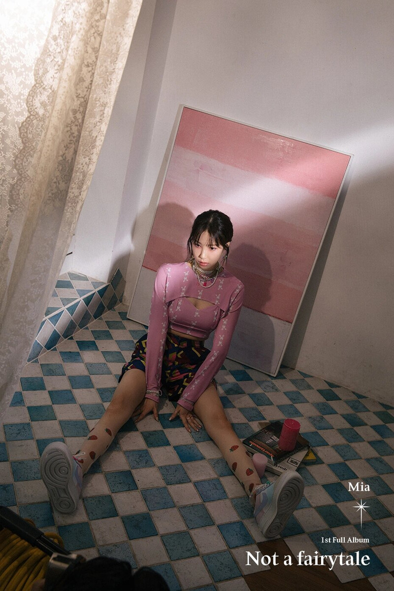 Mia - Not A Fairytale 1st Full Album Jacket Behind photos documents 8